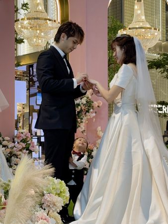 ▲▼▲▼田亞霍台北101舉辦世紀婚禮！帶2娃告白愛妻　賈永婕現身見證。（圖／猫少娛樂工作室提供）