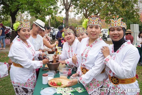 ▲民進黨台南市黨部成立第一個新住民諮詢站，落實黨部公益化，結合民進黨公職服務處一起來舉辦新住民國際家庭日。（圖／記者林東良翻攝，下同）