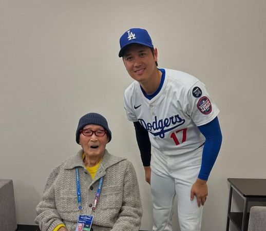 ▲▼大谷翔平合影長嶋茂雄，日本棒球迷熱淚盈眶。（圖／翻攝自Instagram／shoheiohtani）