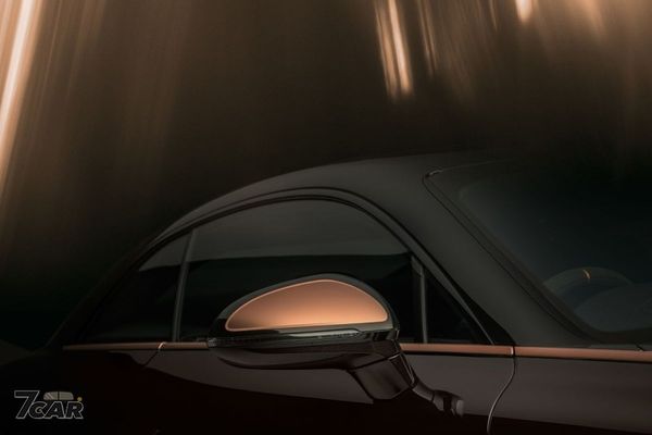 首度採用 3D 列印玫瑰金細節　Bentley「The Black Rose」Batur 正式登場