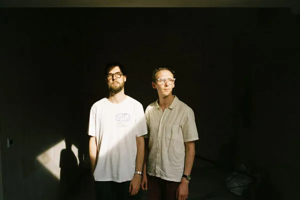 ▲英國電子靈魂雙人天團「HONNE」即將在3月28日再度來台。（圖／Wonderful Entertainment Asia提供）