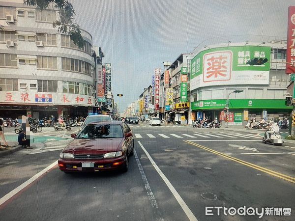 ▲▼前鎮行人地獄             。（圖／記者陳宏瑞翻攝）