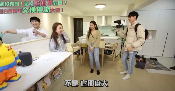 ▲家寧蘿拉同框。（圖／翻攝YouTube／眾量級）