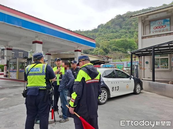 ▲信義警分局連續2天擴大取締，查獲載運挖土機自大貨車司機酒駕，酒測值高達1.31mg/l。（圖／翻攝「南投縣政府警察局信義分局」臉書粉專）