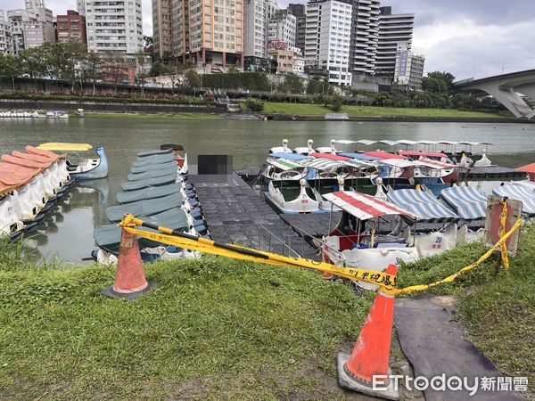▲▼       碧潭驚見浮屍      。（圖／記者陸運陞翻攝）