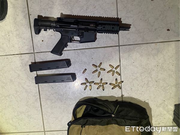 ▲▼50歲林男持槍恐嚇逃亡半年落網，警搜出改造長槍毒品等。（圖／記者游芳男翻攝，下同）