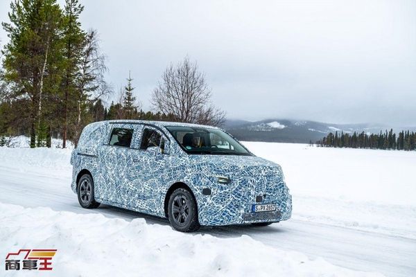 搭載 4MATIC 全時四輪驅動系統與後輪轉向技術　Mercedes-Benz 新世代 MPV 進行最終測試