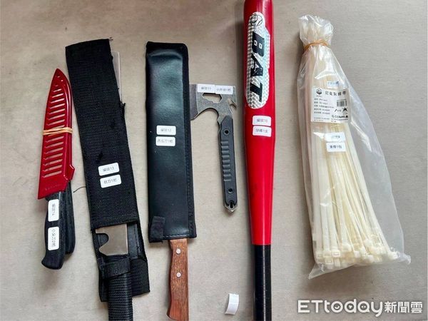 ▲台南市警察局為執行「第1次全國同步掃黑專案行動」，共檢肅暴力討債、詐欺等犯罪集團治平對象6人、成員51人到案，展現匡靖治安決心。（圖／記者林東良翻攝，下同）