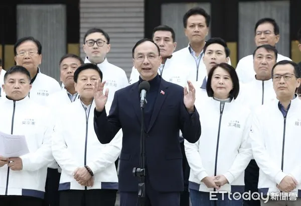 ▲▼朱立倫 國民黨啟動公投宣示 記者會 立法院。（圖／記者屠惠剛攝）