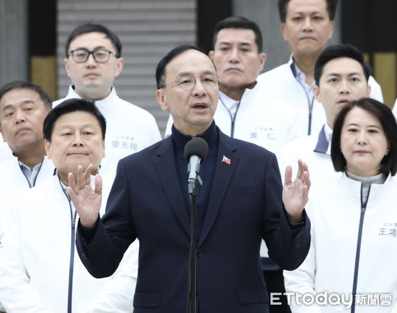 ▲▼朱立倫 國民黨啟動公投宣示 記者會 立法院。（圖／記者屠惠剛攝）