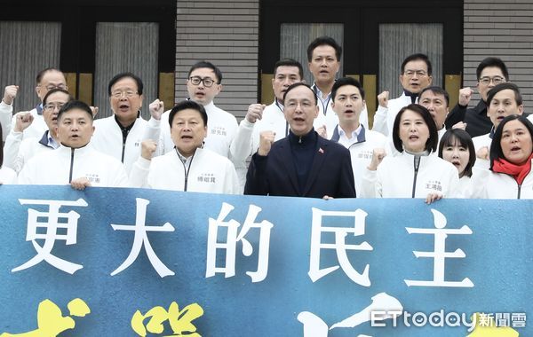 ▲▼朱立倫 國民黨啟動公投宣示 記者會 立法院。（圖／記者屠惠剛攝）