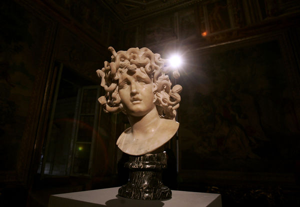 ▲▼義大利17世紀藝術家貝尼尼（Gian Lorenzo Bernini）的大理石雕塑作品「梅杜莎半身像」（Bust of Medusa）。（圖／達志影像／美聯社）