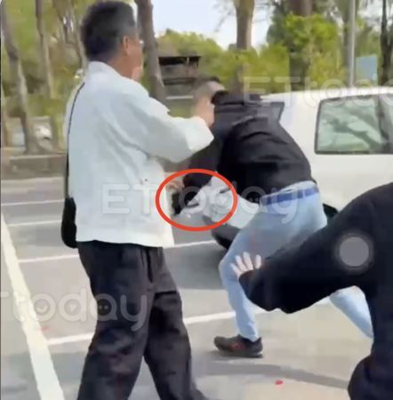 ▲被害人一家在台南市立火化場的停車場遭到球棒隊攻擊           。（圖／被害人提供）