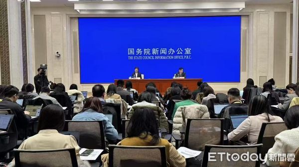 ▲▼ 2025年1-2月份國民經濟運行情況」新聞發佈會，大陸國家統計局新聞發言人、國民經濟綜合統計司司長付凌暉介紹並答記者問。            。（圖／記者任以芳攝）