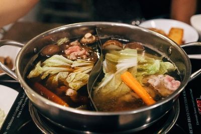 5歲童亂跑「跌進鵝肉店滾燙湯鍋」終身失能　女照顧不周賠252萬