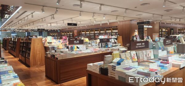▲▼台中誠品480爆烏龍，報警抓女童稱竊盜，資深總監出面致歉。（圖／記者游瓊華攝）