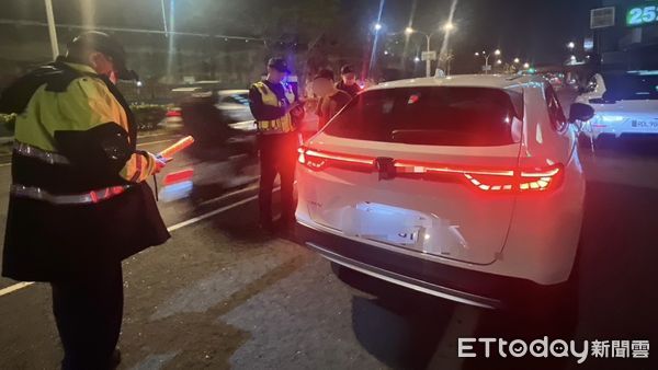 ▲台南市警五分局也全力於轄區易酒駕的熱時、熱點編排路檢，搭配巡邏勤務彈性出擊，截至3月16日共計酒駕取締6件6人。（圖／記者林東良翻攝，下同）