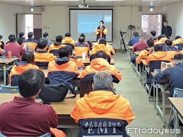 ▲台南市消防局第四大隊於17日及19日分兩梯次辦理所屬中級救護技術員複訓，本次複訓加強救護技術員的實務技能與應變能力。（圖／記者林東良翻攝，下同）
