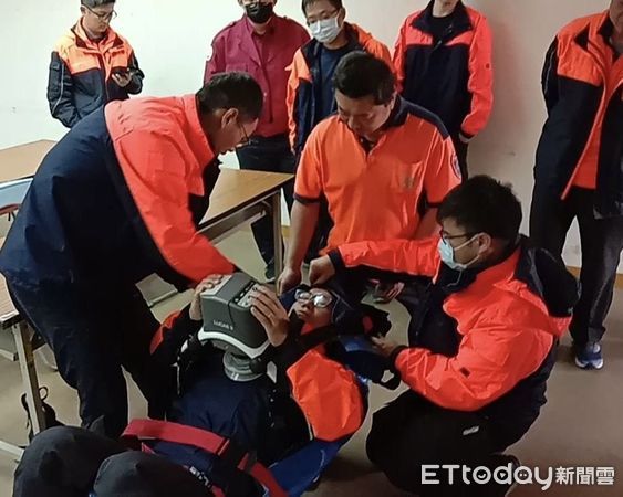 ▲台南市消防局第四大隊於17日及19日分兩梯次辦理所屬中級救護技術員複訓，本次複訓加強救護技術員的實務技能與應變能力。（圖／記者林東良翻攝，下同）