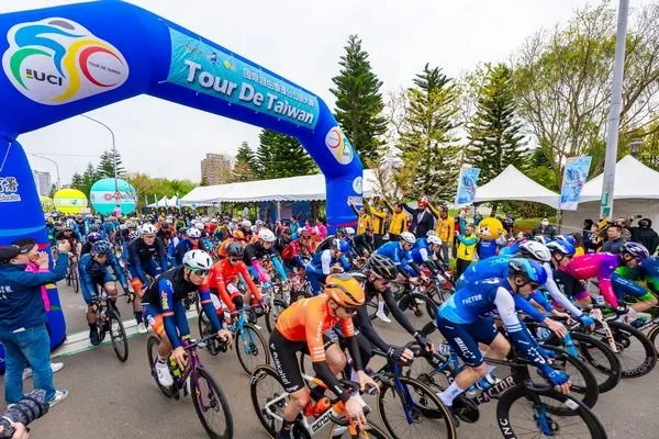 ▲2025國際自由車環台賽桃園市站開幕　