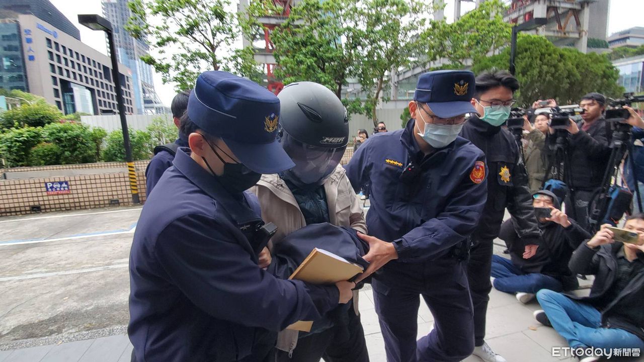 獨／雲云董座行兇前寫死亡筆記本+砍殺手段兇殘　警將建請聲押