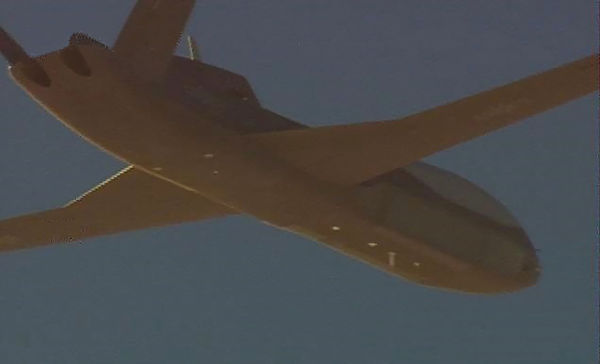 ▲▼P-3C監控中共無偵10無人機。（圖／國防部提供）