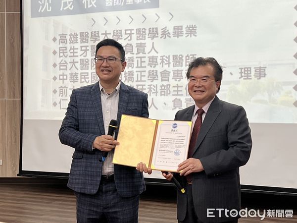 ▲邦泰複合材料公司董事長沈茂根（右）赴暨大演講，以自己的傳奇人生激勵學生。（圖／國立暨南國際大學提供）