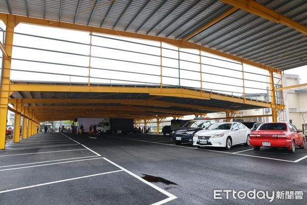 ▲台南市東山區公所建置「東山路外光電停車場」於18日上午舉行啟用典禮，市長黃偉哲親臨主持。（圖／記者林東良翻攝，下同）