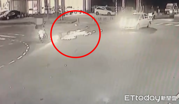 ▲▼ 高雄男大生上學遇奪命車禍！斷魂瞬間曝光　CPR狂壓800下仍救不回。（圖／記者賴文萱翻攝）