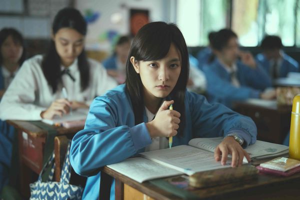 ▲柯震東與朱軒洋在九把刀《功夫》中飾演魯蛇死黨、戴立忍飾演身懷蓋世武功的流浪漢黃駿、王淨飾演同班同學乙晶。（圖／麻吉砥加提供）