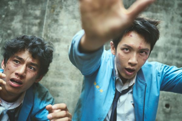 ▲柯震東與朱軒洋在九把刀《功夫》中飾演魯蛇死黨、戴立忍飾演身懷蓋世武功的流浪漢黃駿、王淨飾演同班同學乙晶。（圖／麻吉砥加提供）
