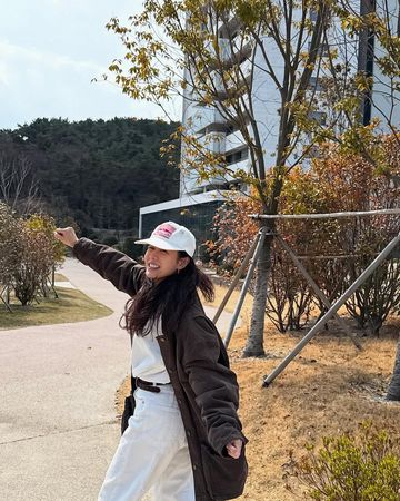 ▲孫藝真結婚3年罕見放閃！　出遊「依偎玄彬」零變裝 。（圖／翻攝自孫藝真IG）