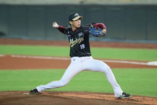 ▲▼陳克羿。（圖／樂天桃猿提供）