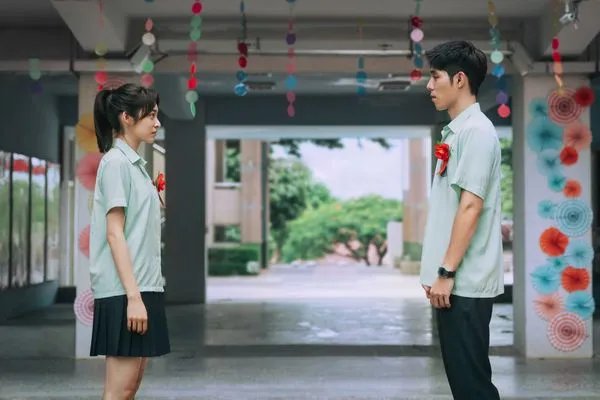 ▲《有病才會喜歡你》男女主角詹懷雲、江齊合唱電影主題曲。（圖／紅杉娛樂提供）