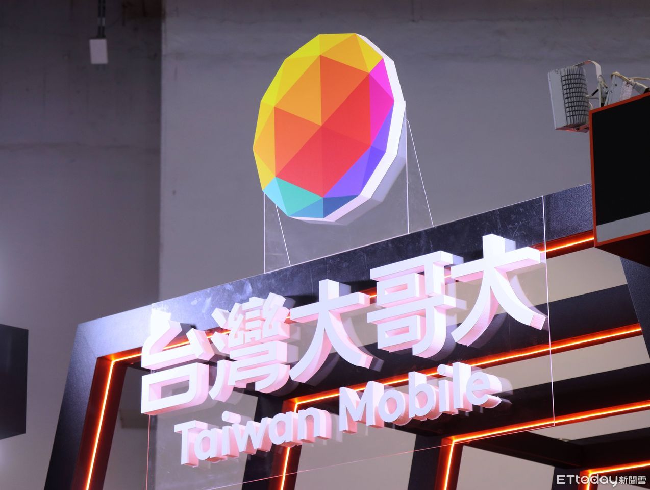 台灣大11月超車中華電信 EPS0.47奪三大電信之冠