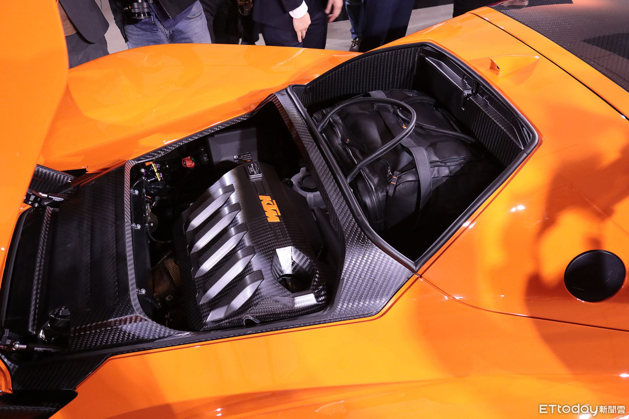 ▲2368萬起！KTM「可上路四輪賽車」台灣開賣　戰鬥機座艙蓋超吸睛。（圖／記者張慶輝攝）
