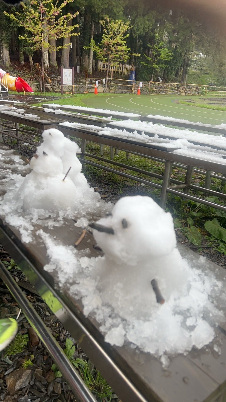 ▲▼2度低溫加上80%的濕度，一晚就足以積雪，攝於鎮西堡。（圖／馬偕醫院提供）