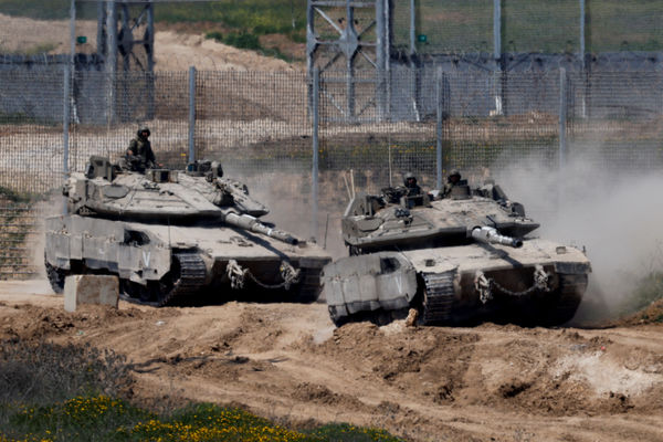 ▲▼以色列坦克開進加薩走廊。（圖／路透）