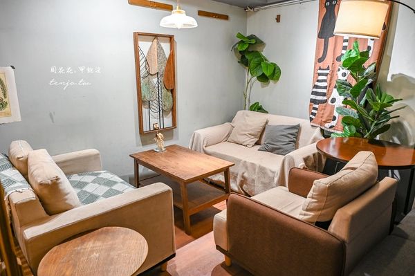 ▲▼木咖Horoka 西門町老屋咖啡店推薦！甜點戚風蛋糕好吃到熟客整模預訂。（圖／部落客周花花授權提供）