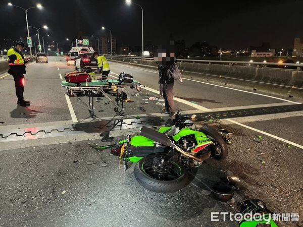 ▲▼      內湖失智翁逆向騎上永安大橋，對撞黃牌重機倒地亡     。（圖／記者陳以昇翻攝）