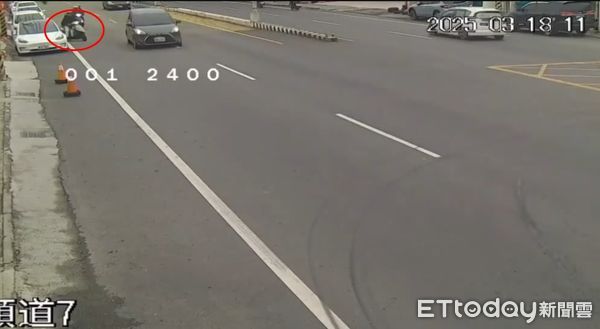 ▲▼     彰化男直直接，從路邊切進內側遭撞噴        。（圖／記者唐詠絮翻攝）