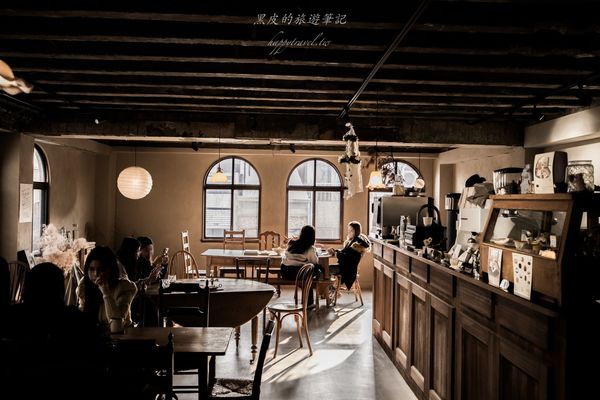 ▲▼喫茶Sénmi【台中咖啡館推薦】藏匿老舊建築5樓的昭和咖啡廳。（圖／部落客黑皮授權提供）