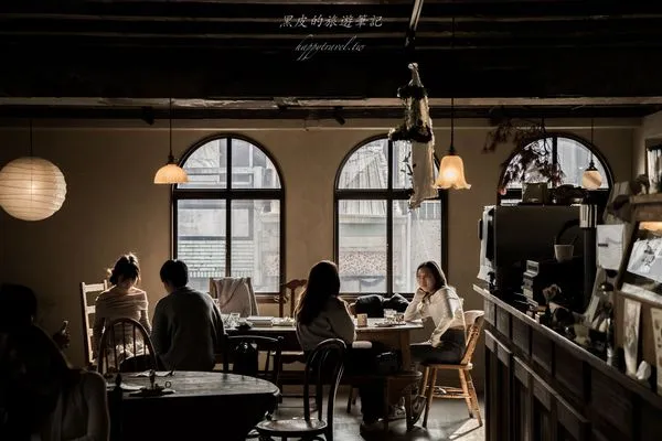 ▲▼喫茶Sénmi【台中咖啡館推薦】藏匿老舊建築5樓的昭和咖啡廳。（圖／部落客黑皮授權提供）