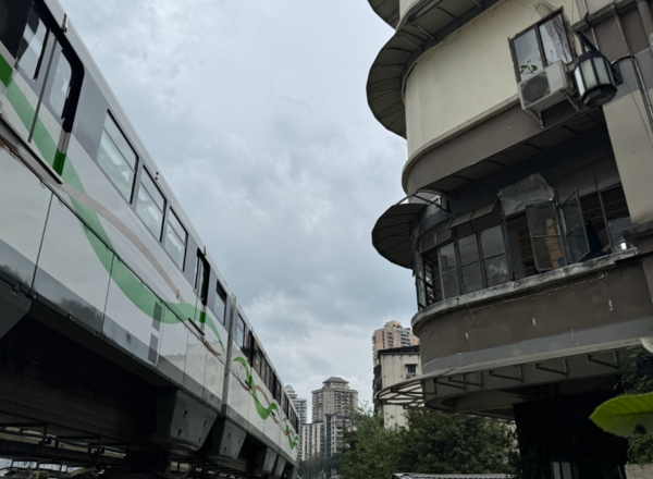 ▲▼李子壩站因《難哄》又更紅，陸外交部發言人毛寧大讚。（圖／翻攝自微博）