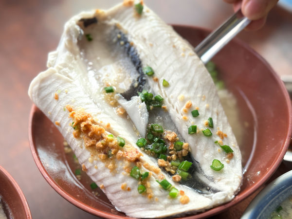 ▲▼永華虱目魚粥。（圖／部落客VIVIYU小世界授權提供）