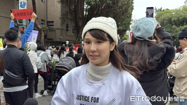 ▲▼             剴剴案開庭，藝人樂天女孩琳妲到場聲援。（圖／記者黃資真攝）