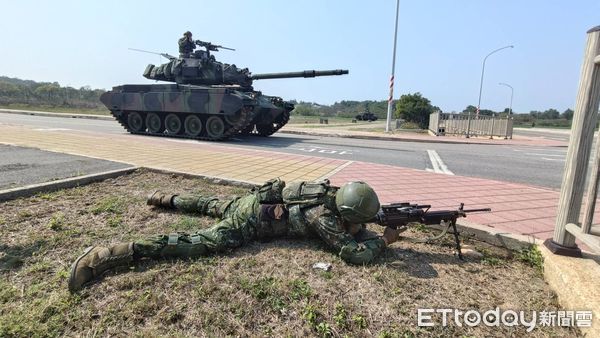 ▲▼金防部今（19）日下午，在金門大橋（烈嶼端）進行「重要防護目標應援演練」             。（圖／記者林名揚翻攝）