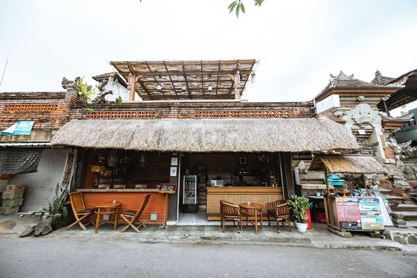 ▲▼Warung Krisna -峇里島烏布美食｜隱匿巷弄裡的茅草屋傳統美食。（圖／部落客黑皮的旅遊筆記授權提供）