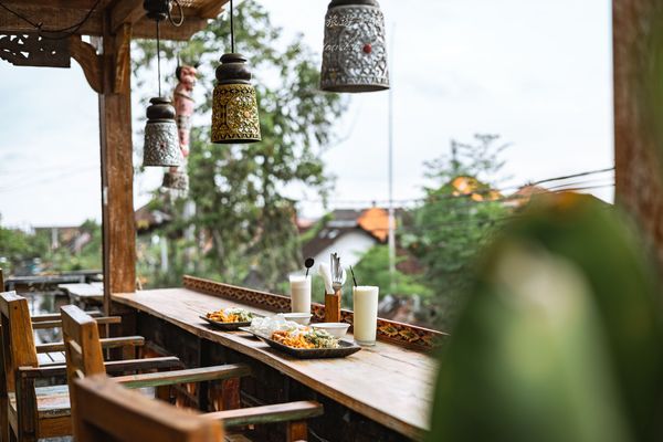 ▲▼Warung Krisna -峇里島烏布美食｜隱匿巷弄裡的茅草屋傳統美食。（圖／部落客黑皮的旅遊筆記授權提供）