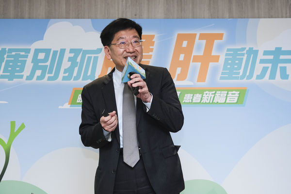▲▼台灣肝癌醫學會理事長暨臺北榮總醫學研究部主任黃怡翔教授說明雙免疫治療肝癌。（圖／醫學會提供）
